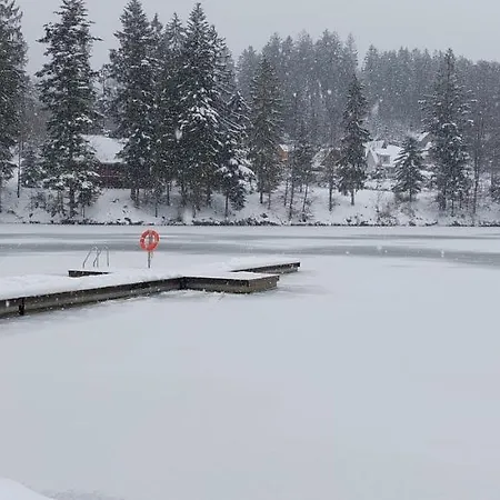 U Jurasa Semesterbostad